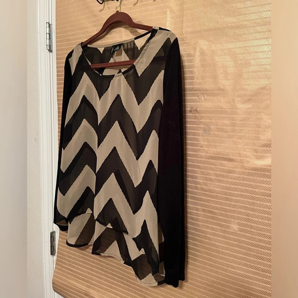 NEW DIRECTIONS~ SHEER TOPPER~COVERUP~XL - Picture 3 of 6